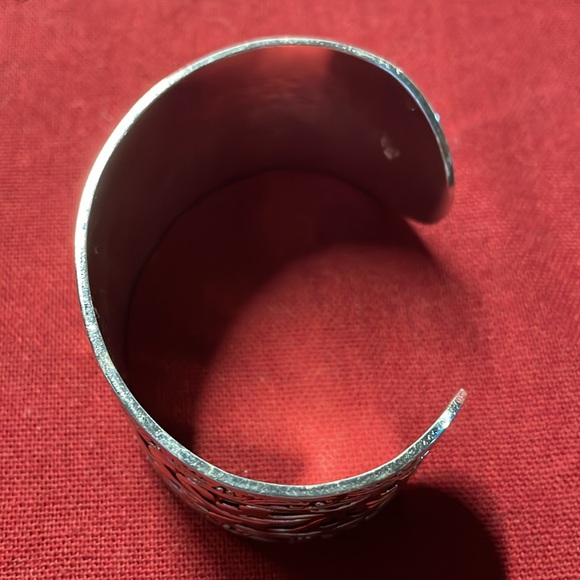 Vintage Premier Designs cuff silver tone bracelet. Comes from a smoke free home. - Picture 2 of 3